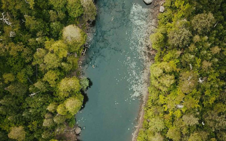 Vue du ciel rivière et forêts- Lab Transition Nature